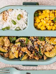 Bol de arroz con pavo y calabacín