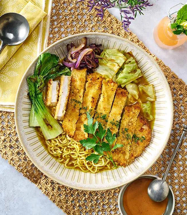 Ramen con escalope al curry y teriyaki