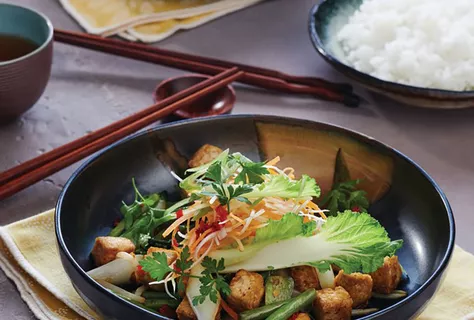 Tofu salteado con verduras