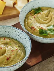 Dip de berenjena y salsa de soja con ajo