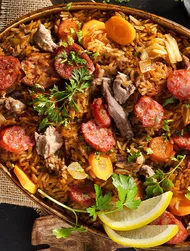 Deliciosa cazuela de pato y arroz con chouriço