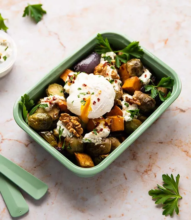 Verduras asadas con crema de queso feta