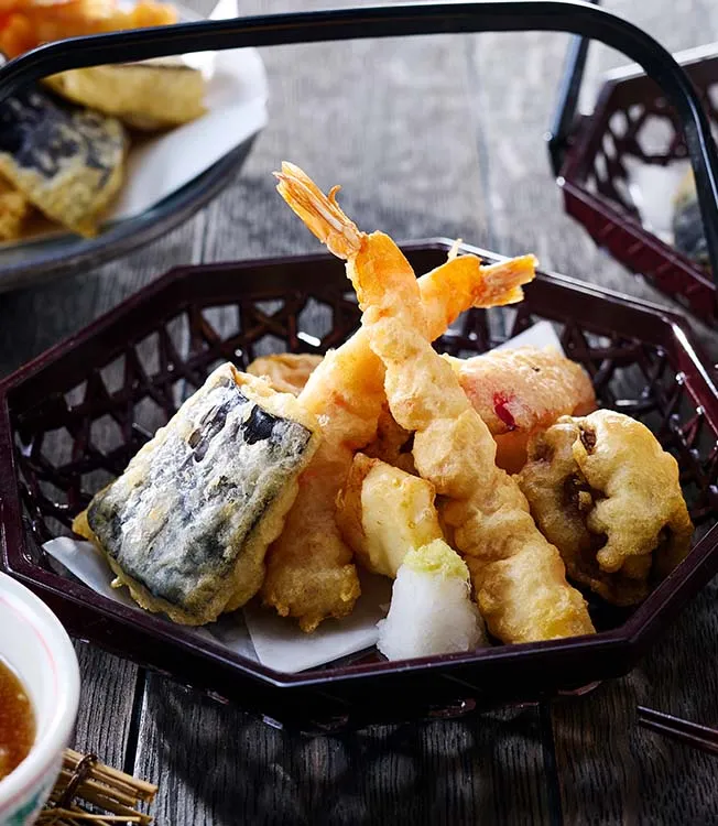 Tempura de marisco y verduras