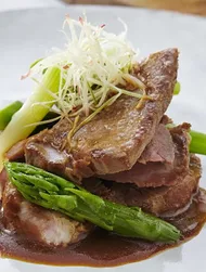 Filetes de cerdo fáciles con salsa asiática de jengibre