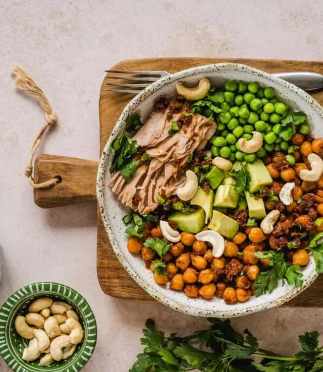 Bol con garbanzos caramelizados en adobo teriyaki