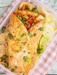 Tortilla asiática con verduras salteadas