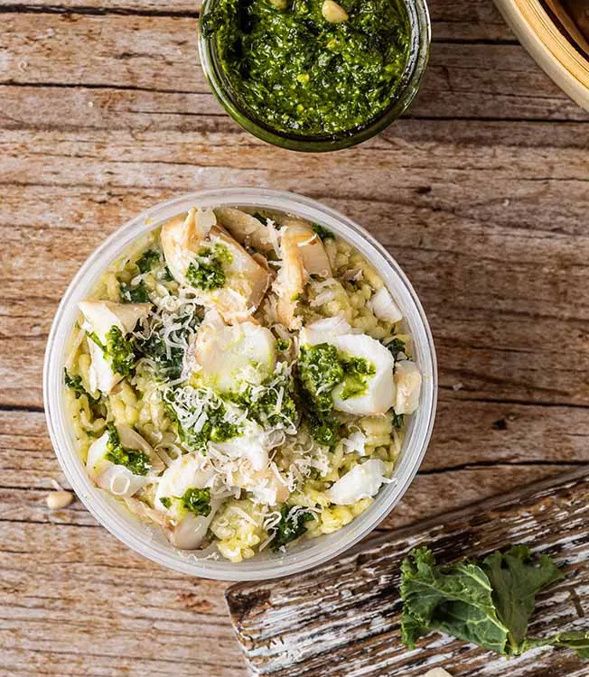 Risotto cremoso con kale y bacalao